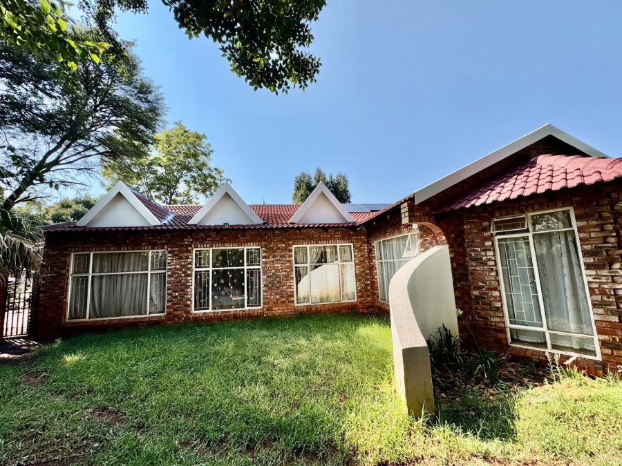 3 Bedroom Property for Sale in Mooivallei Park North West